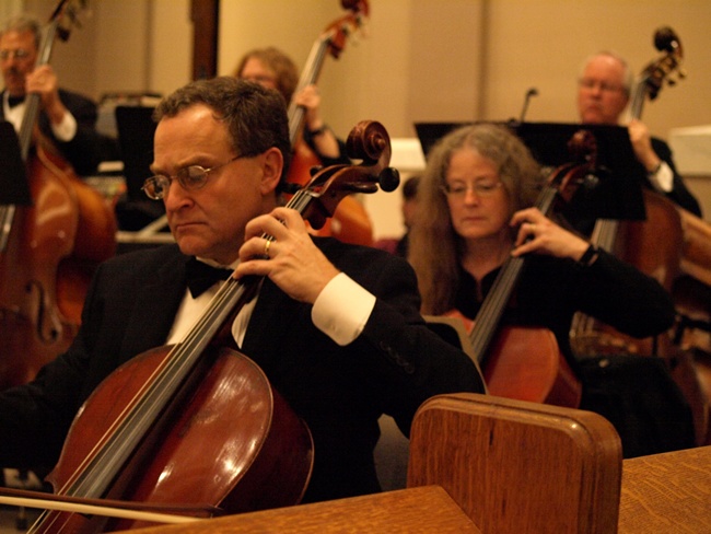 Ried and Julie play cello